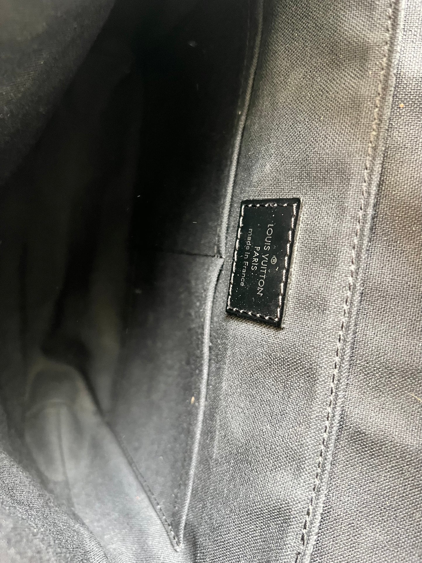 Louis Vuitton District PM Messenger Bag – Damier Graphite Canvas