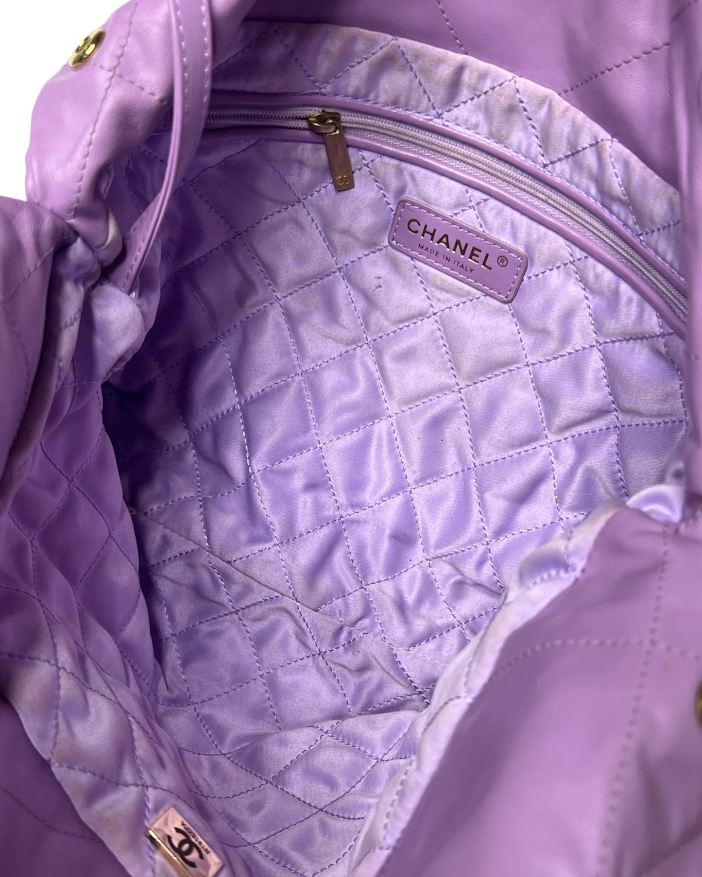 Chanel 22 Medium Bag – Purple Calfskin with Gold Hardware