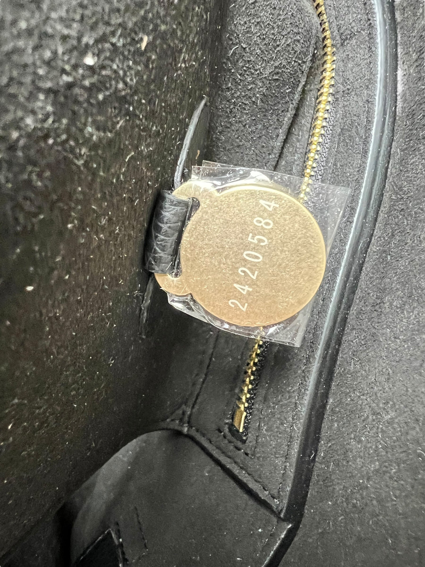 Mulberry Bayswater Heritage – Black Small Classic Grain with Brass Hardware - The Luxury Savvy