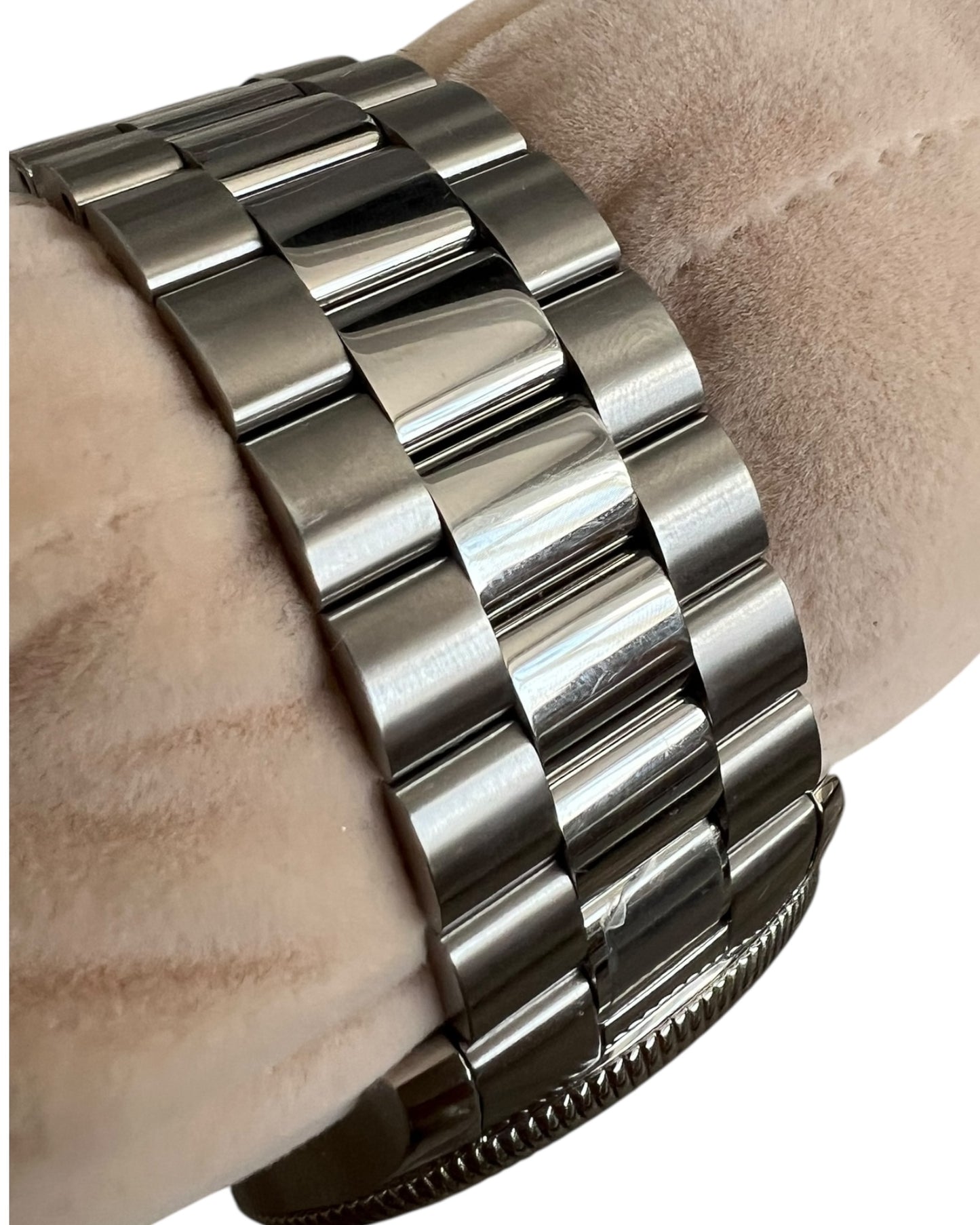 Gucci G-Timeless 40mm Automatic Watch – Full Set - The Luxury Savvy