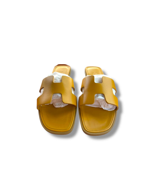 Hermès Oran Sandals – Jaune - The Luxury Savvy