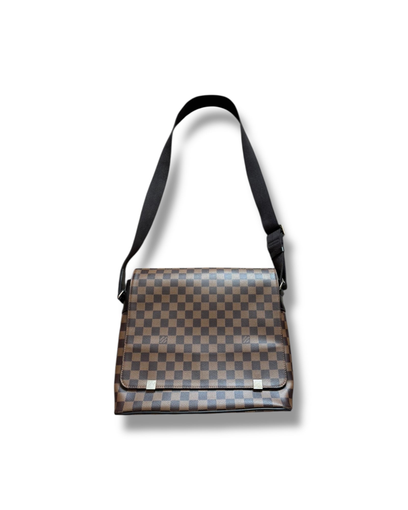 Louis Vuitton Damier Ebene District Messenger Bag – MM Size - The Luxury Savvy
