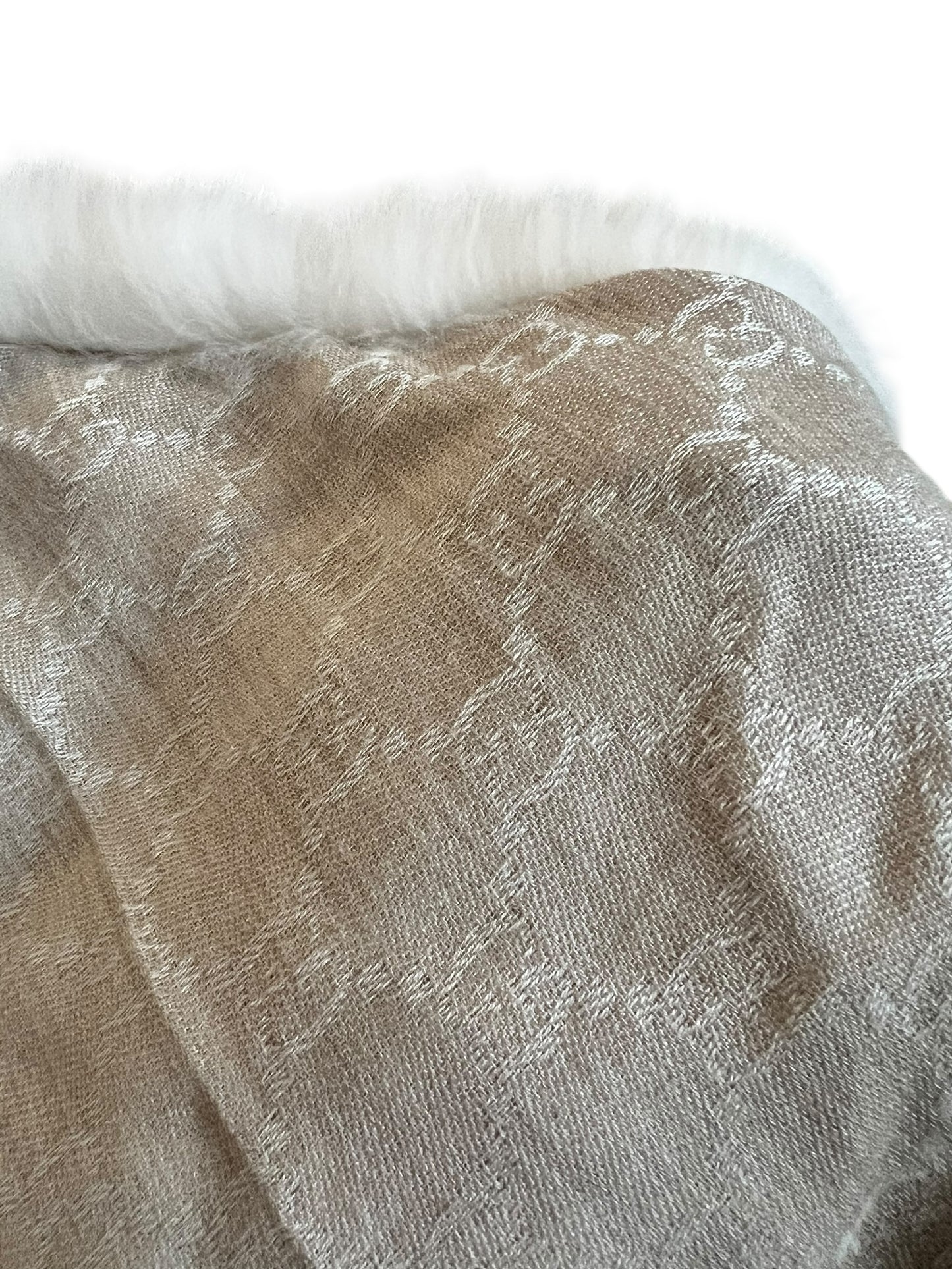 Gucci Cream Wool-Silk Fox Fur Trim Shawl Scarf