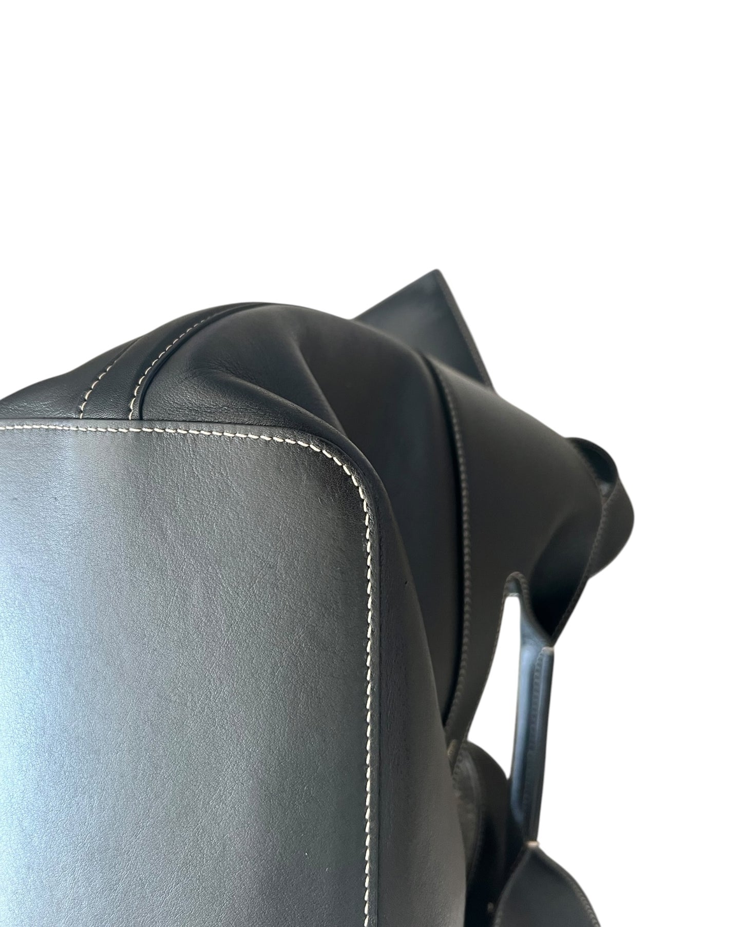 Alexander McQueen The Bow Tote Bag in Black Leather