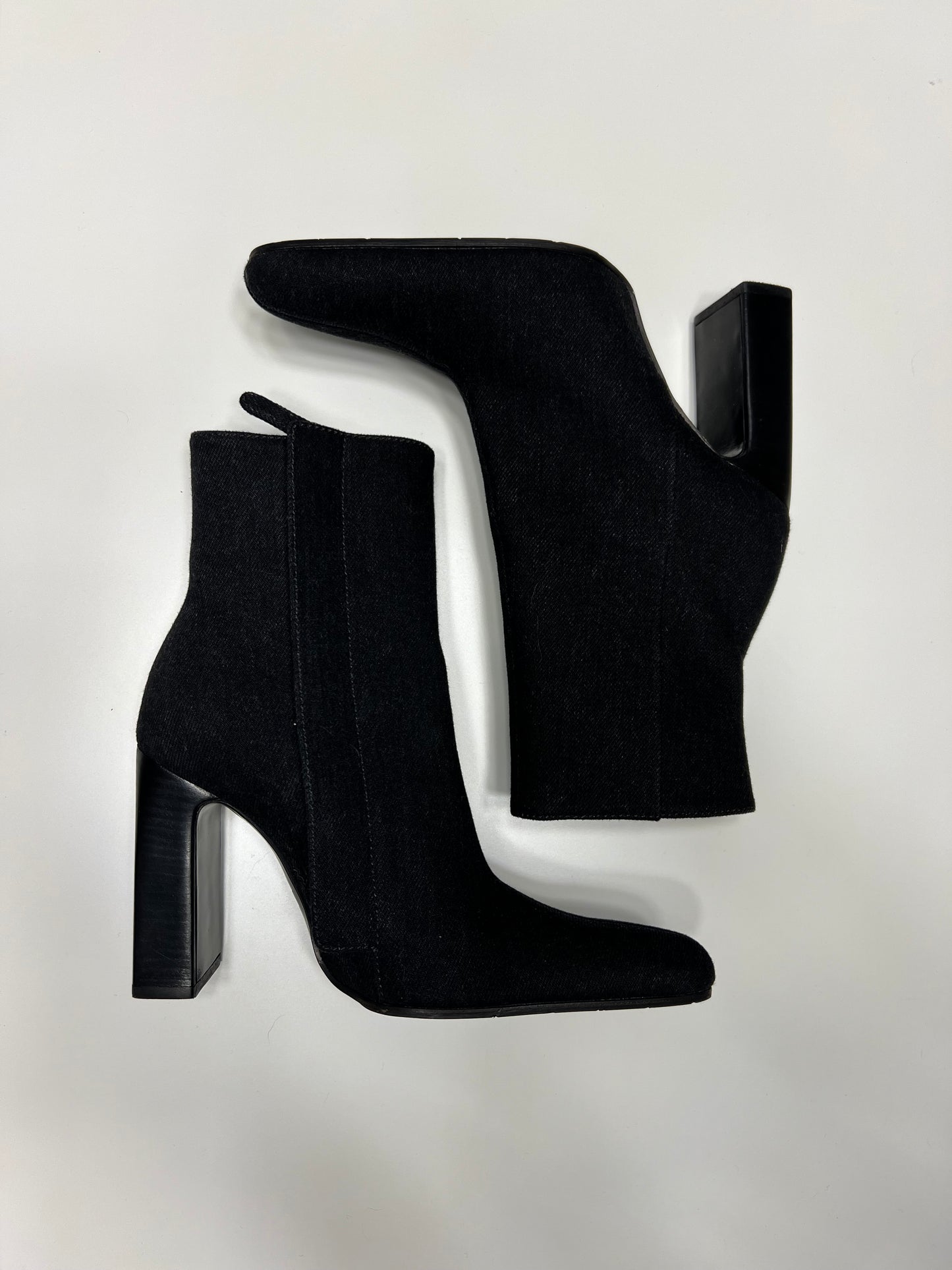 BALENCIAGA ANKLE BOOTS - The Luxury Savvy