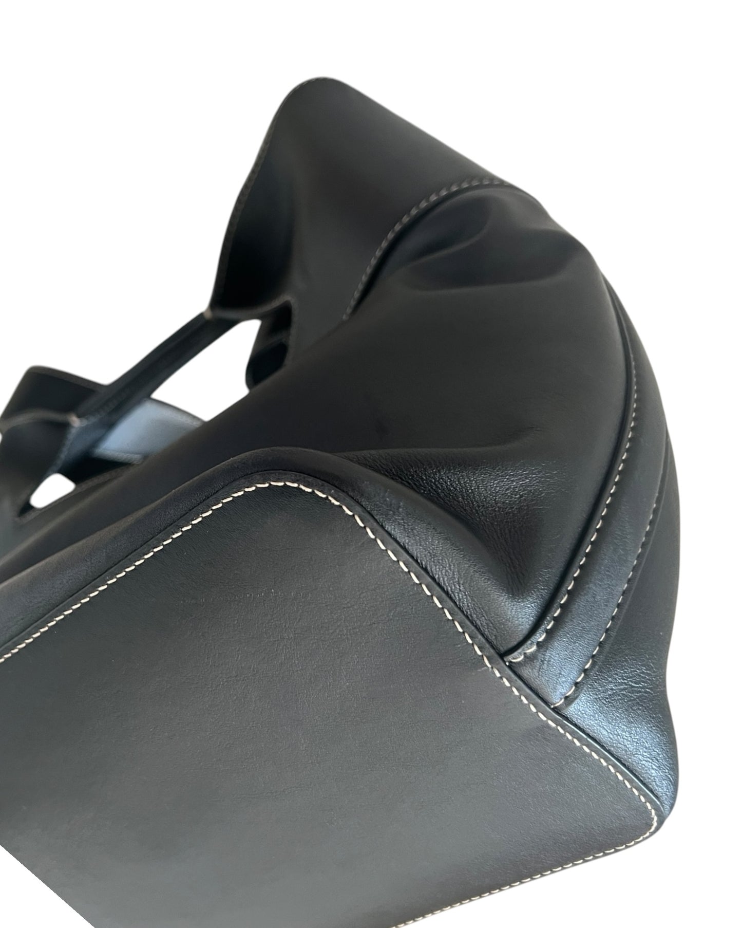 Alexander McQueen The Bow Tote Bag in Black Leather