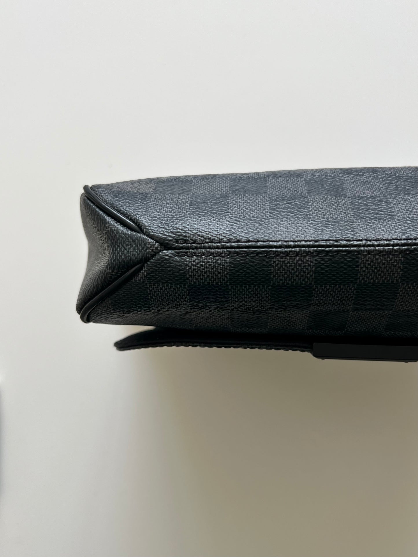 Louis Vuitton District PM Messenger Bag – Damier Graphite Canvas