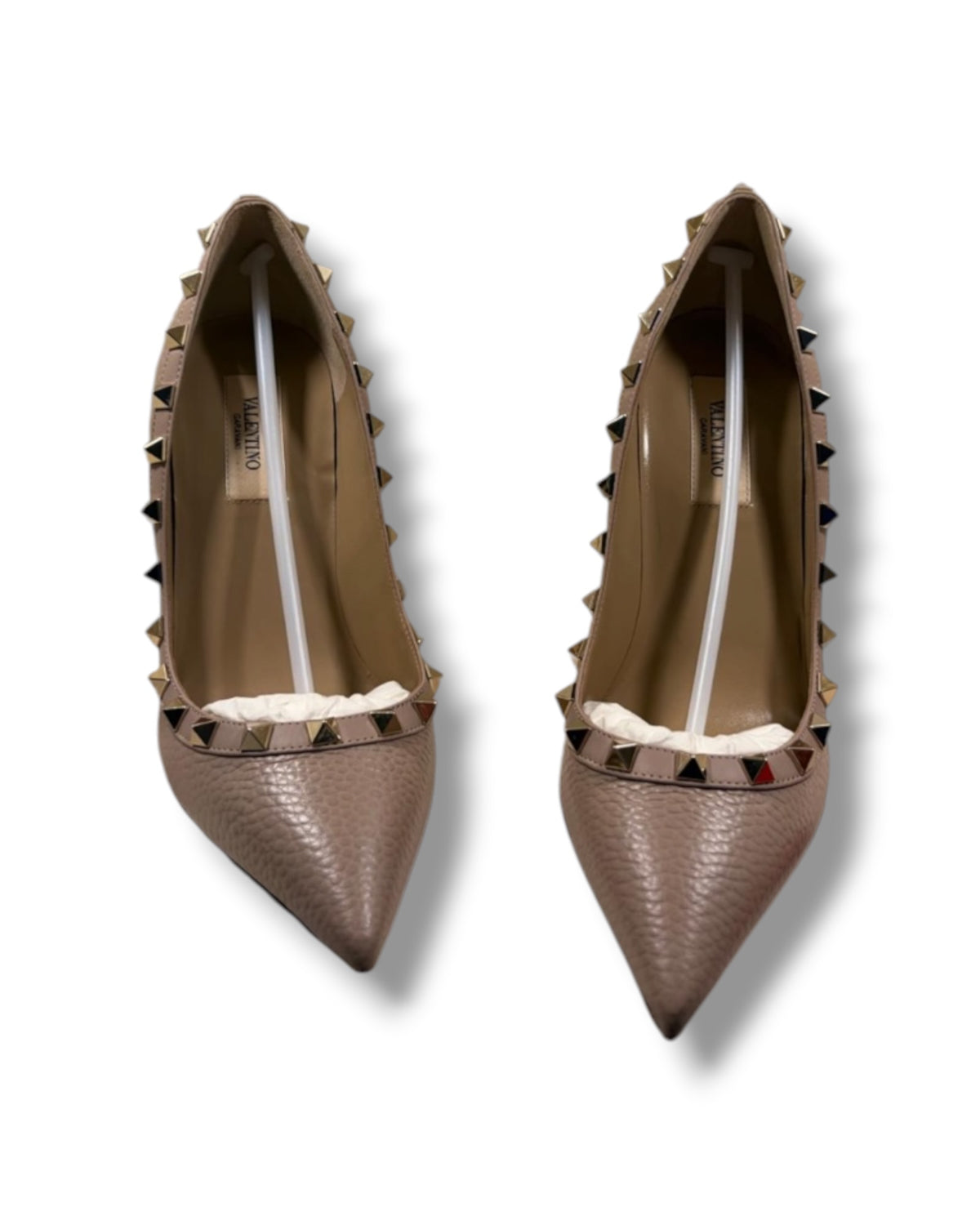 Valentino Garavani Rockstud Pointed-Toe Pumps – Nude Grained Leather