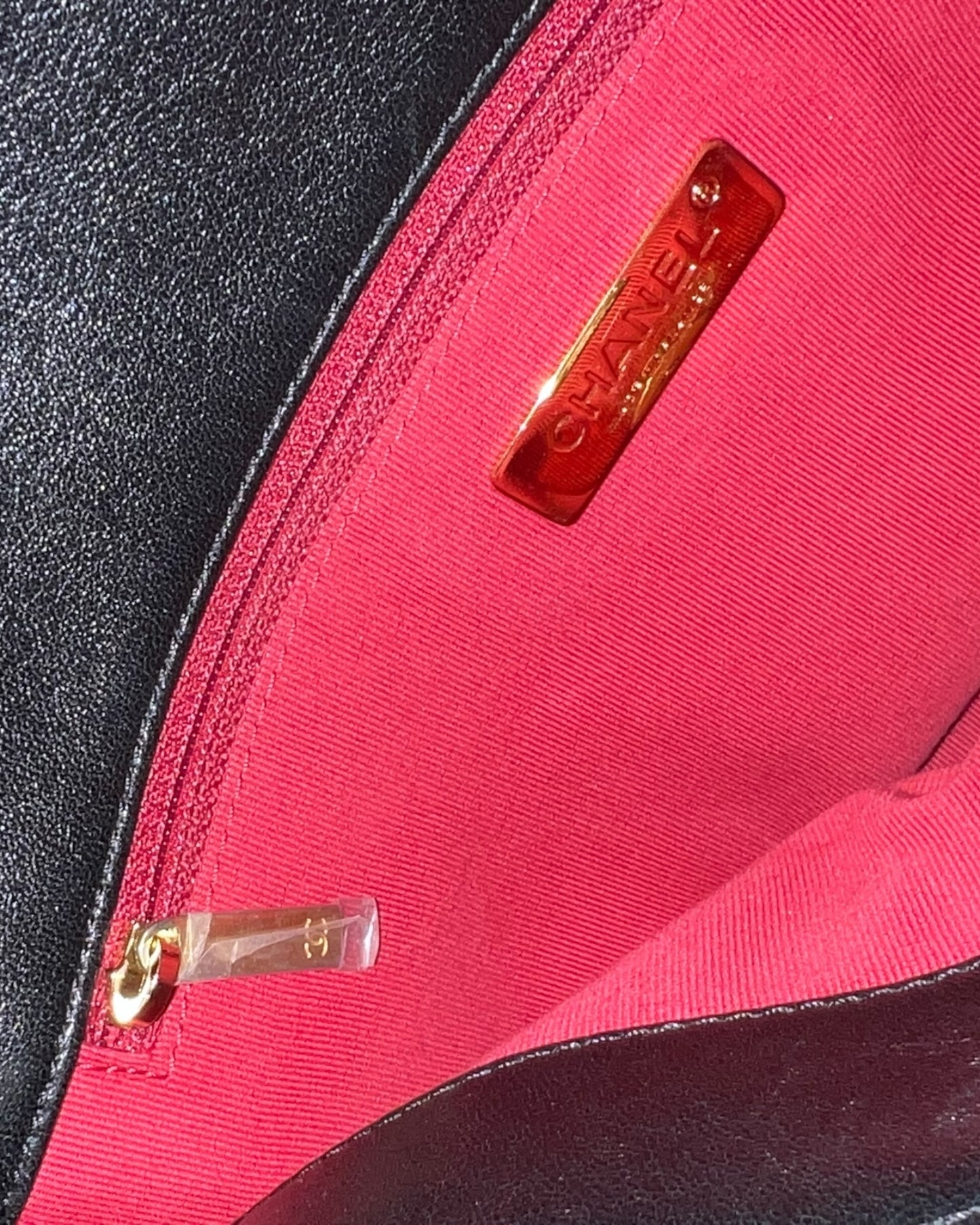 Chanel 19 Large Flap Bag – Black Lambskin, Mixed Hardware – (22P Collection)