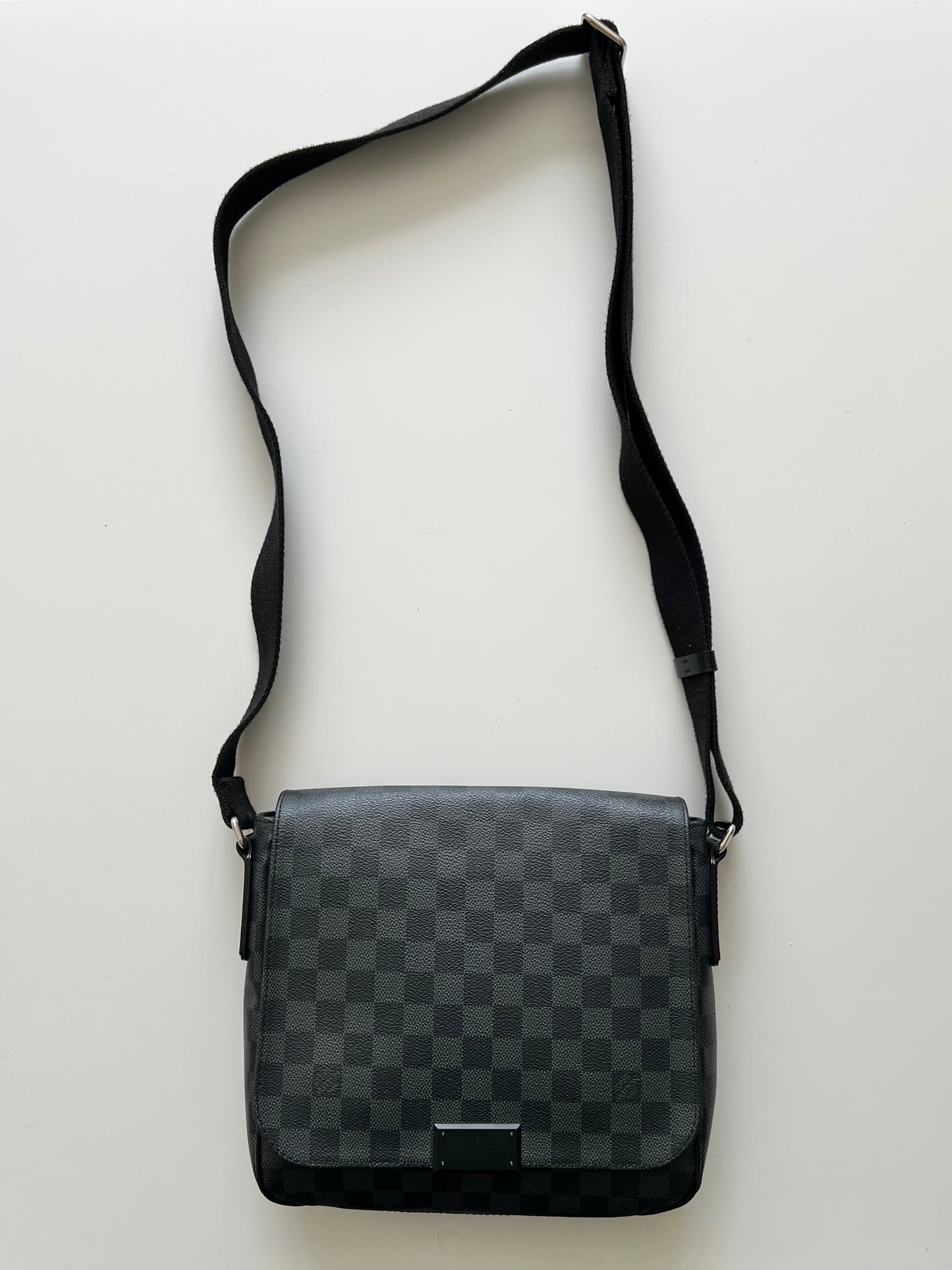 Louis Vuitton District PM Messenger Bag – Damier Graphite Canvas