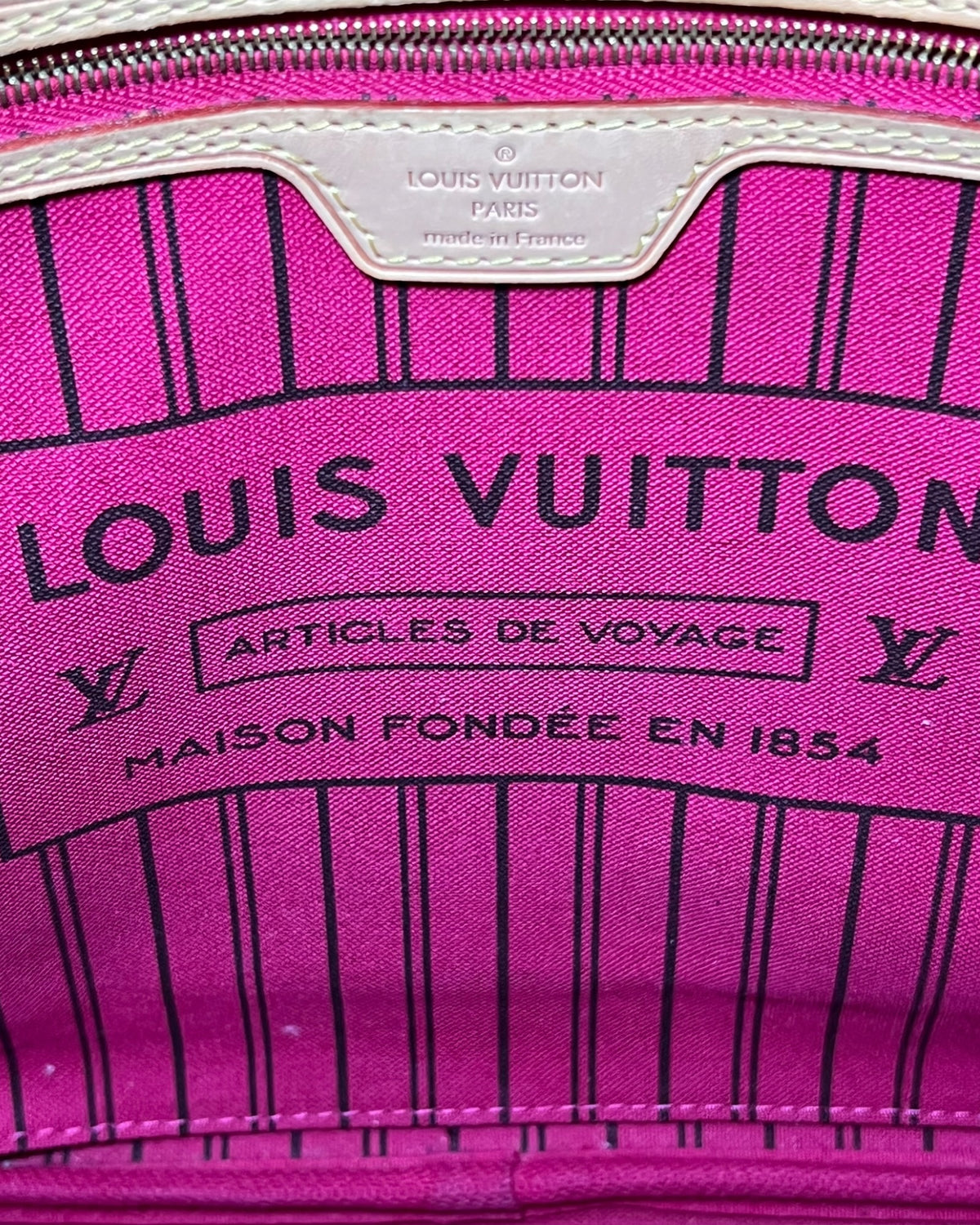 Louis Vuitton Neverfull MM Monogram Canvas Tote Bag