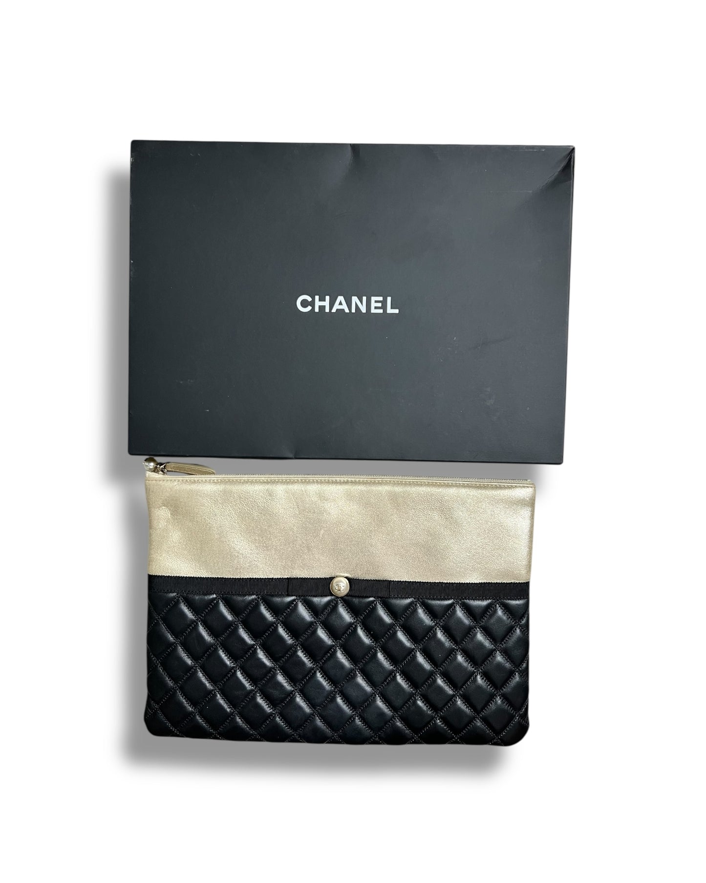 Chanel Pearl O Case Medium Quilted Lambskin & Calfskin Clutch Black Gold Hardware