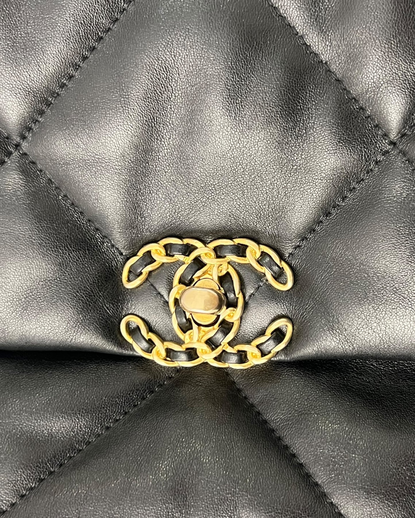 Chanel 19 Large Flap Bag – Black Lambskin, Mixed Hardware – (22P Collection)