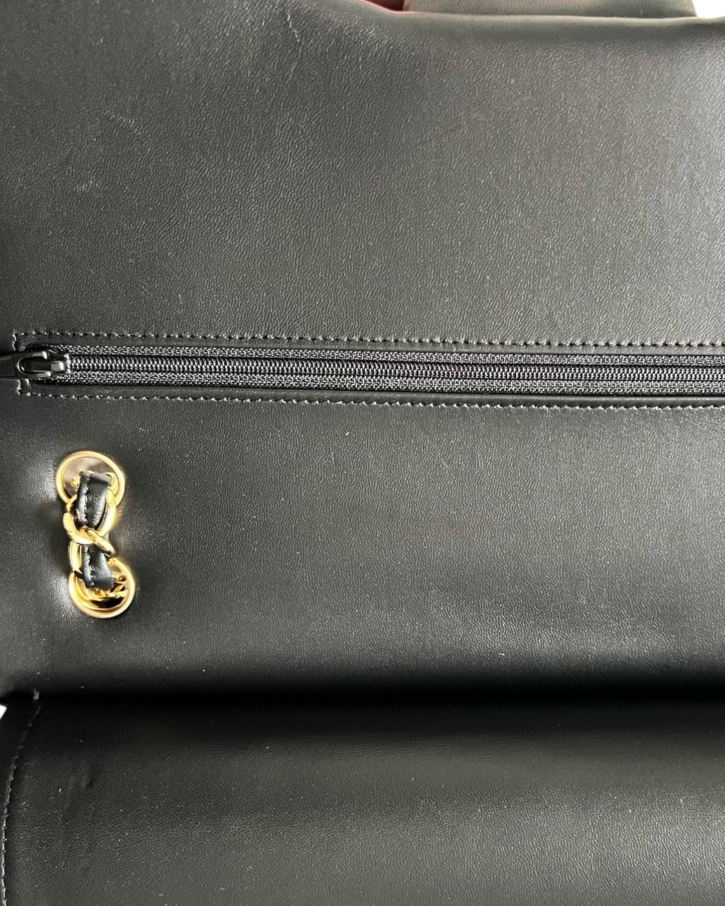 Chanel Classic Flap Jumbo – Black Lambskin Leather – Gold-Tone Hardware