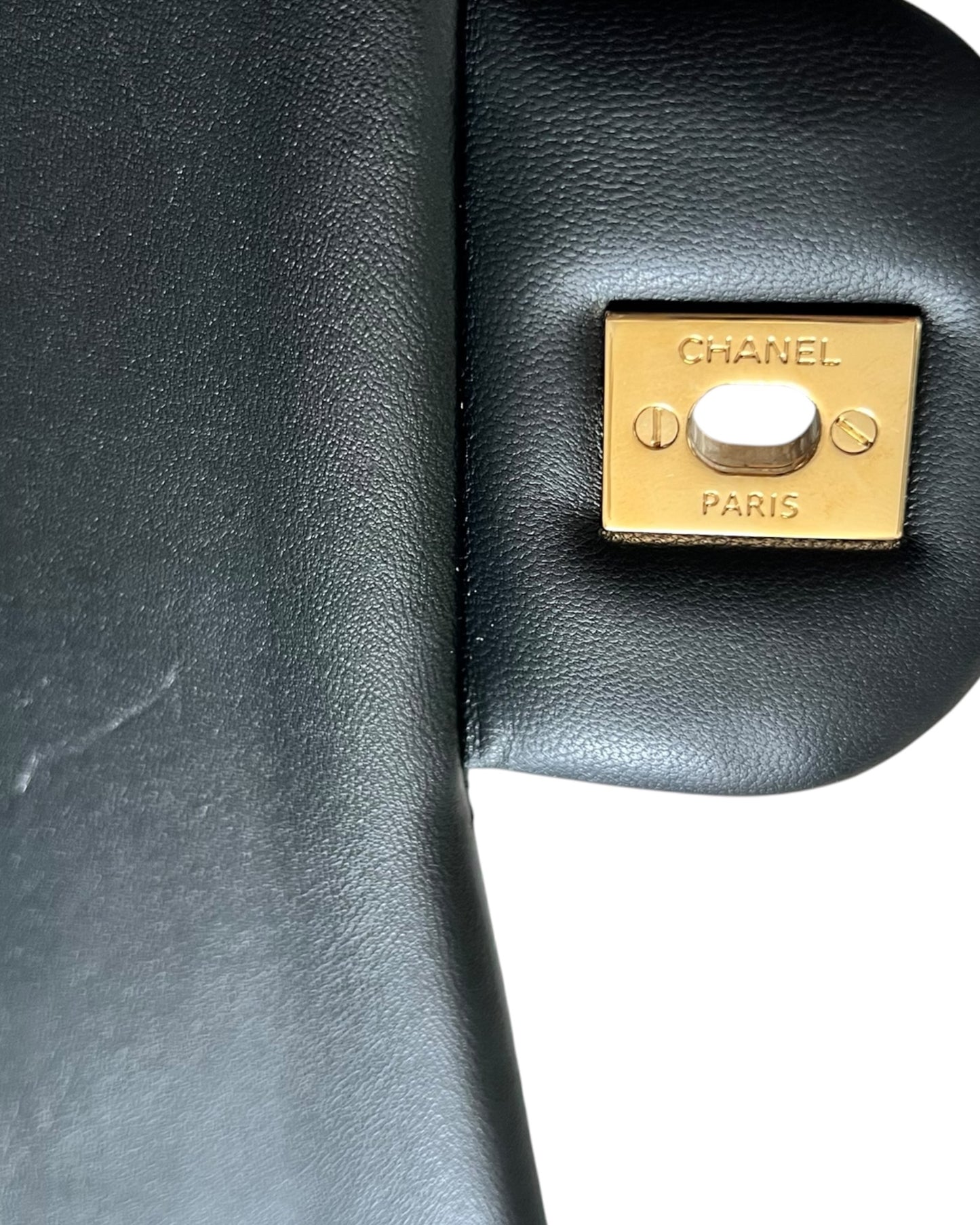 Chanel Classic Flap Jumbo – Black Lambskin Leather – Gold-Tone Hardware