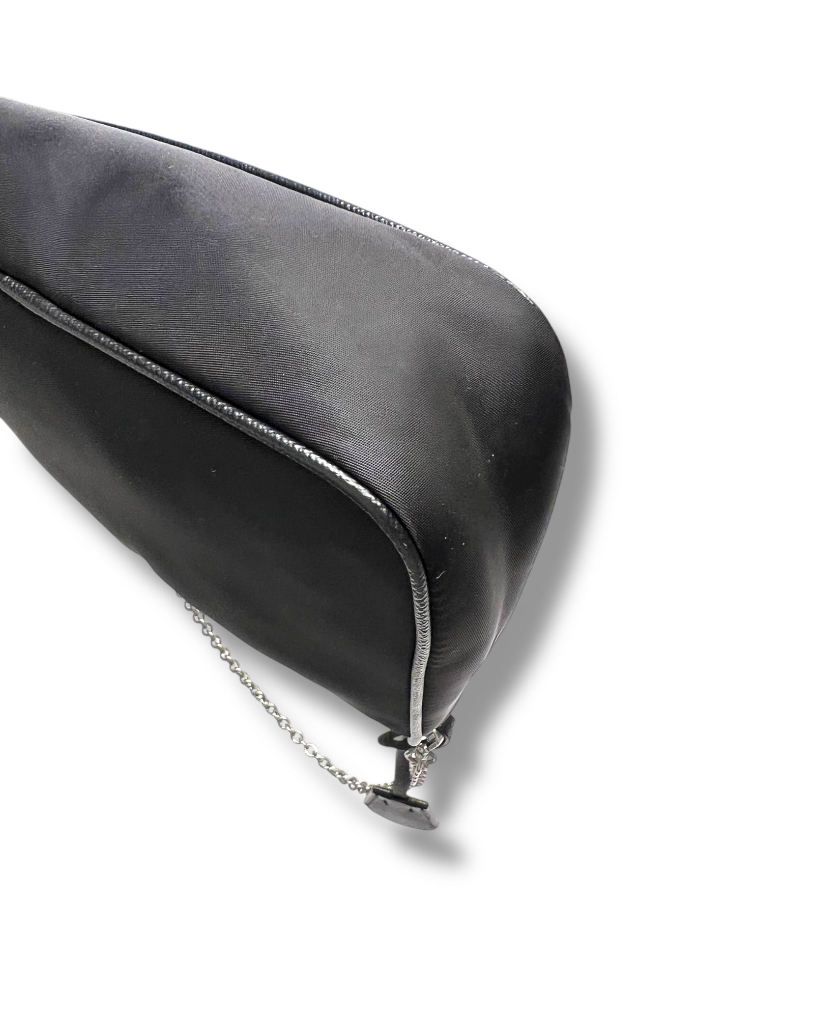 Prada Re-Edition 2005 Re-Nylon Shoulder Bag Black (Pre-Owned) - The Luxury Savvy