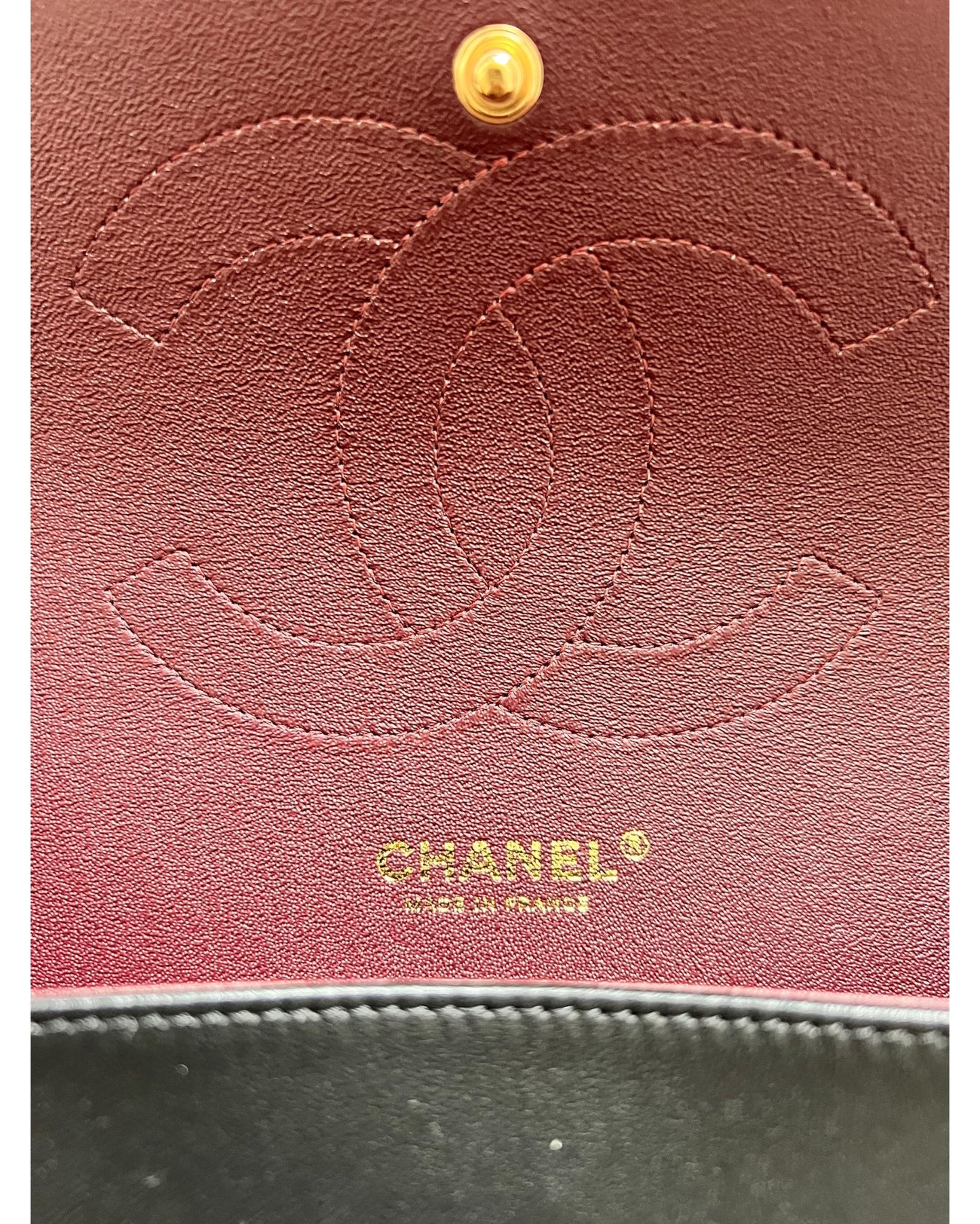 Chanel Classic Flap Jumbo – Black Lambskin Leather – Gold-Tone Hardware