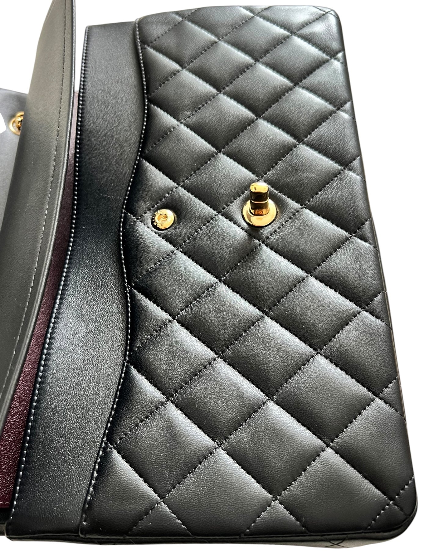 Chanel Classic Flap Jumbo – Black Lambskin Leather – Gold-Tone Hardware