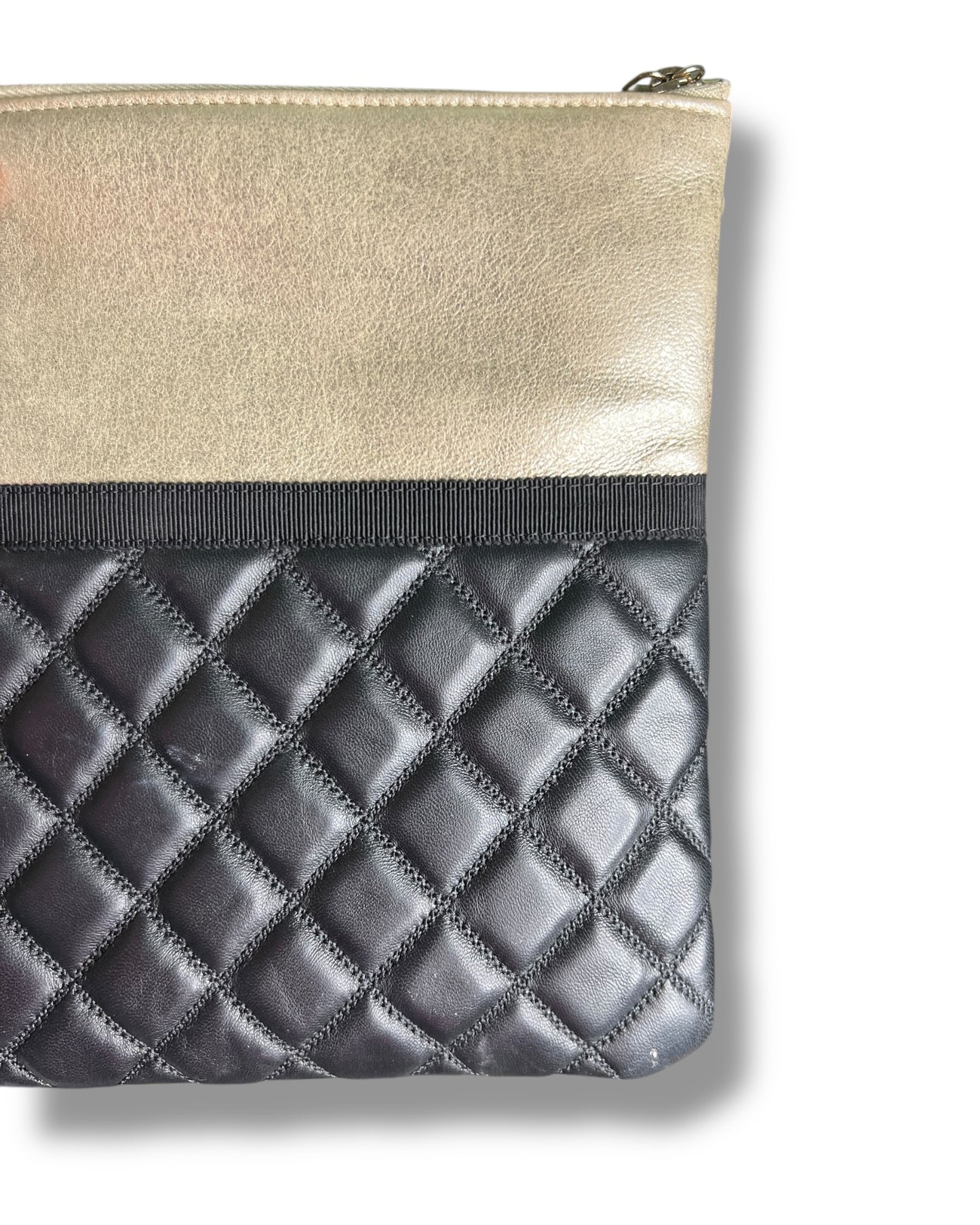 Chanel Pearl O Case Medium Quilted Lambskin & Calfskin Clutch Black Gold Hardware