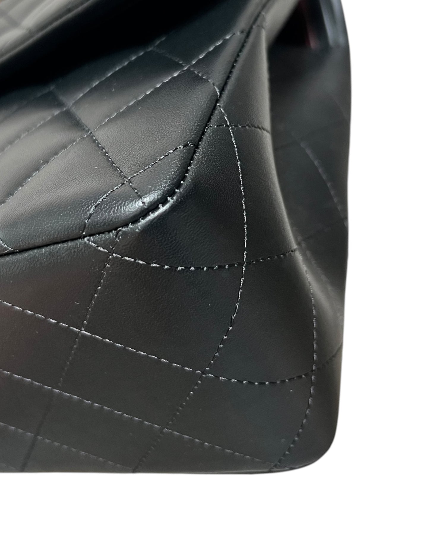 Chanel Classic Flap Jumbo – Black Lambskin Leather – Gold-Tone Hardware