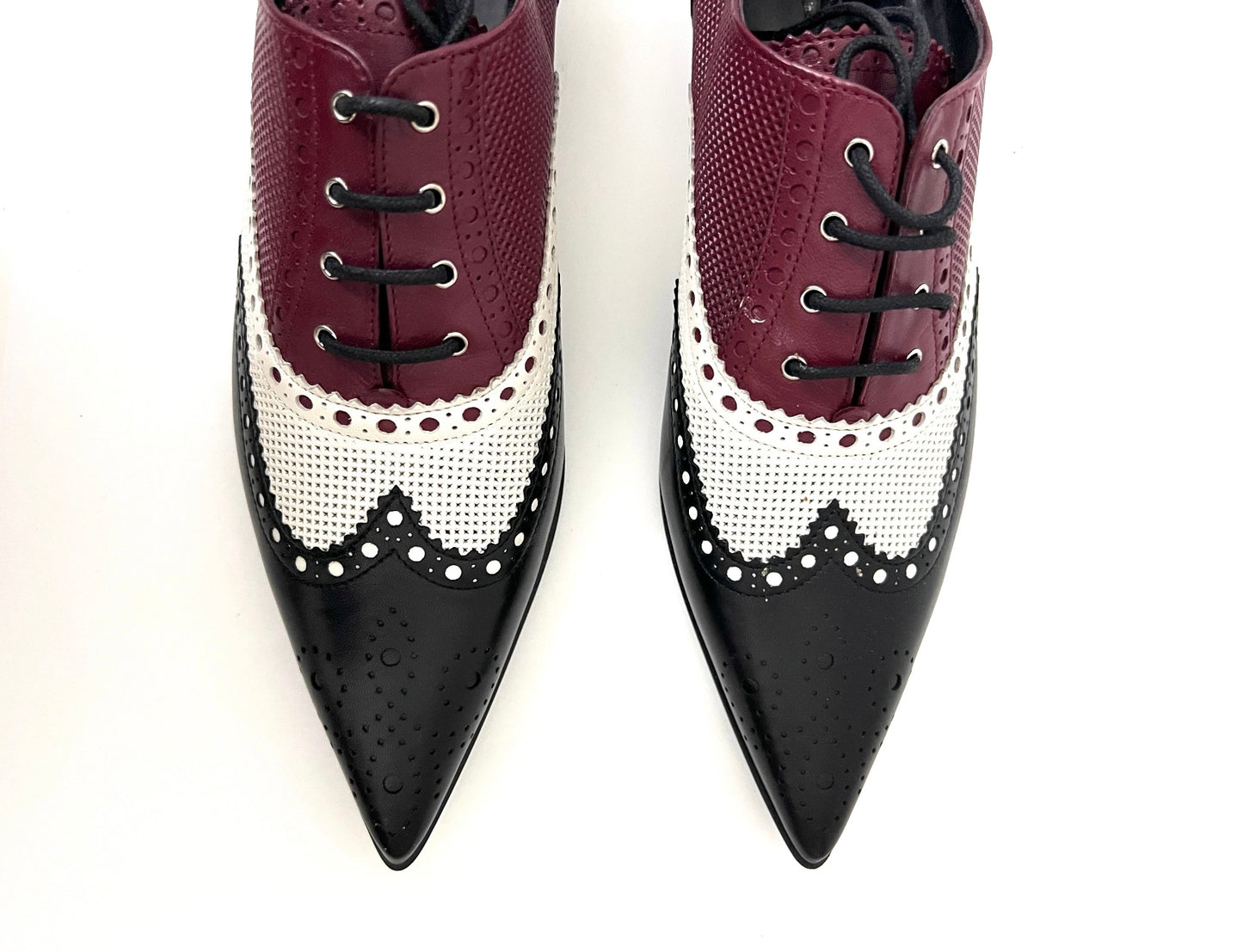 GUCCI LADIES LACE-UP BROGUE STYLE SHOES - The Luxury Savvy