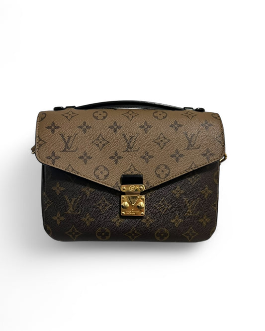Pre-owned Louis Vuitton Pochette Métis Monogram Reverse - The Luxury Savvy