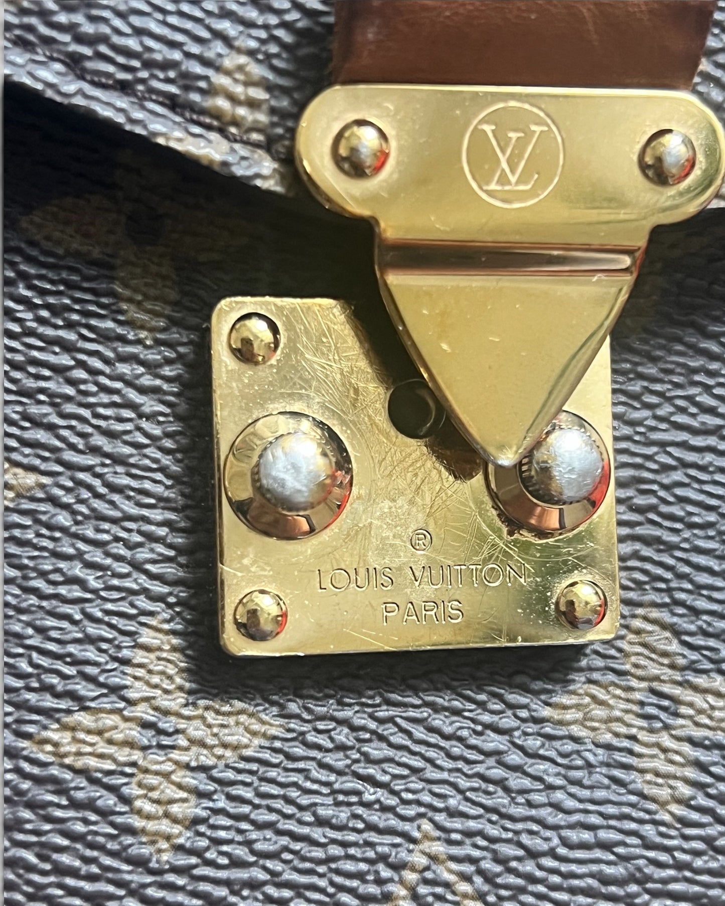 Louis Vuitton Pochette Métis Monogram Crossbody Bag