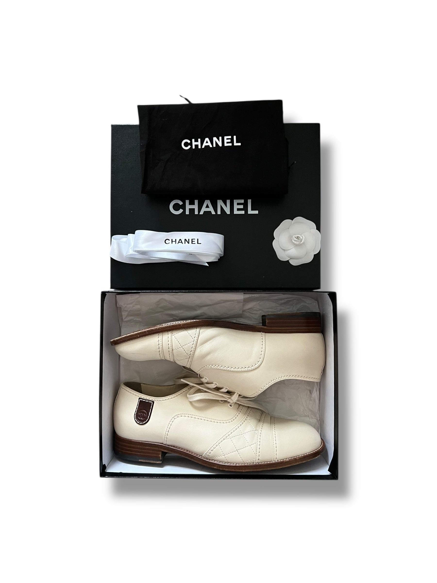 Chanel Beige Quilted Leather Oxford Shoes – Size 41.5 - The Luxury Savvy