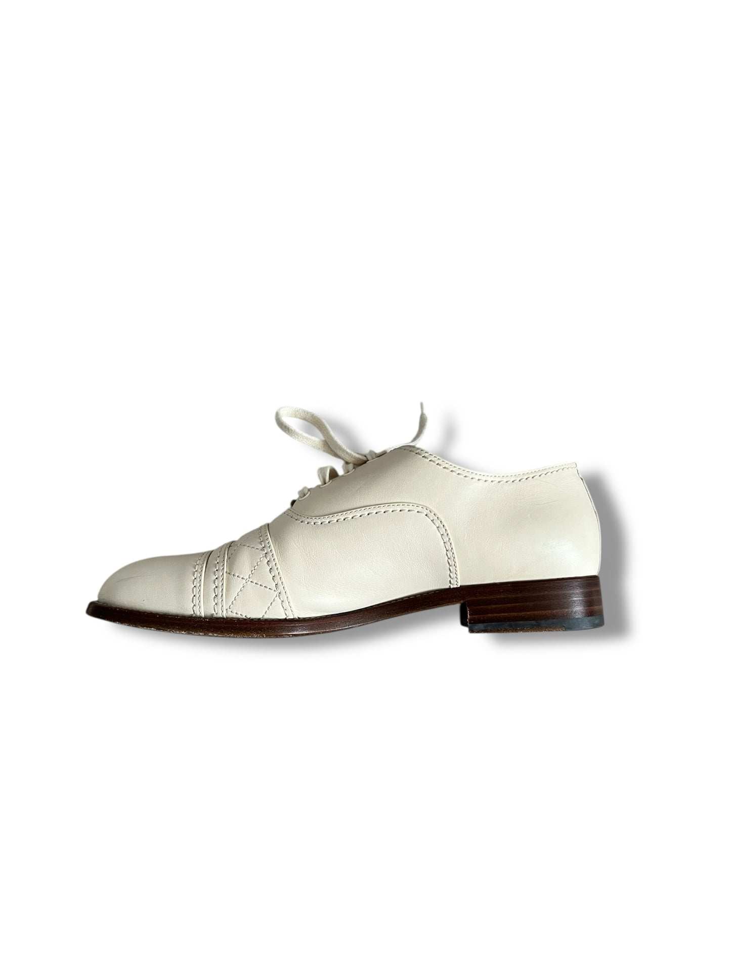 Chanel Beige Quilted Leather Oxford Shoes – Size 41.5 - The Luxury Savvy