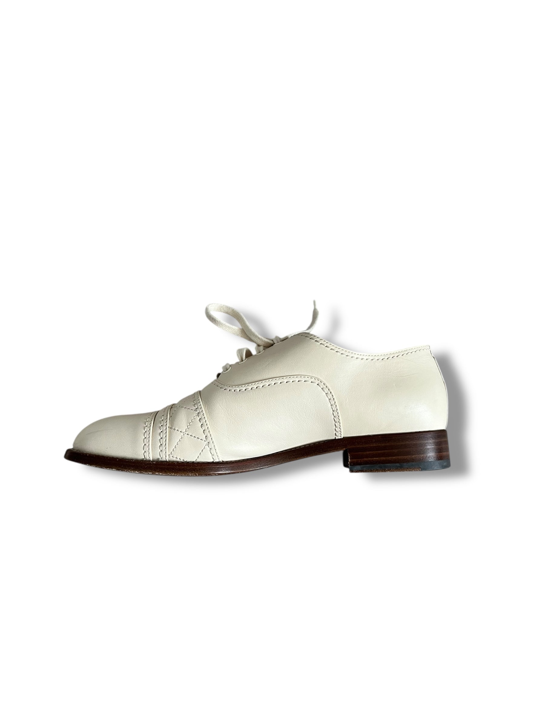 Chanel Beige Quilted Leather Oxford Shoes – Size 41.5 - The Luxury Savvy